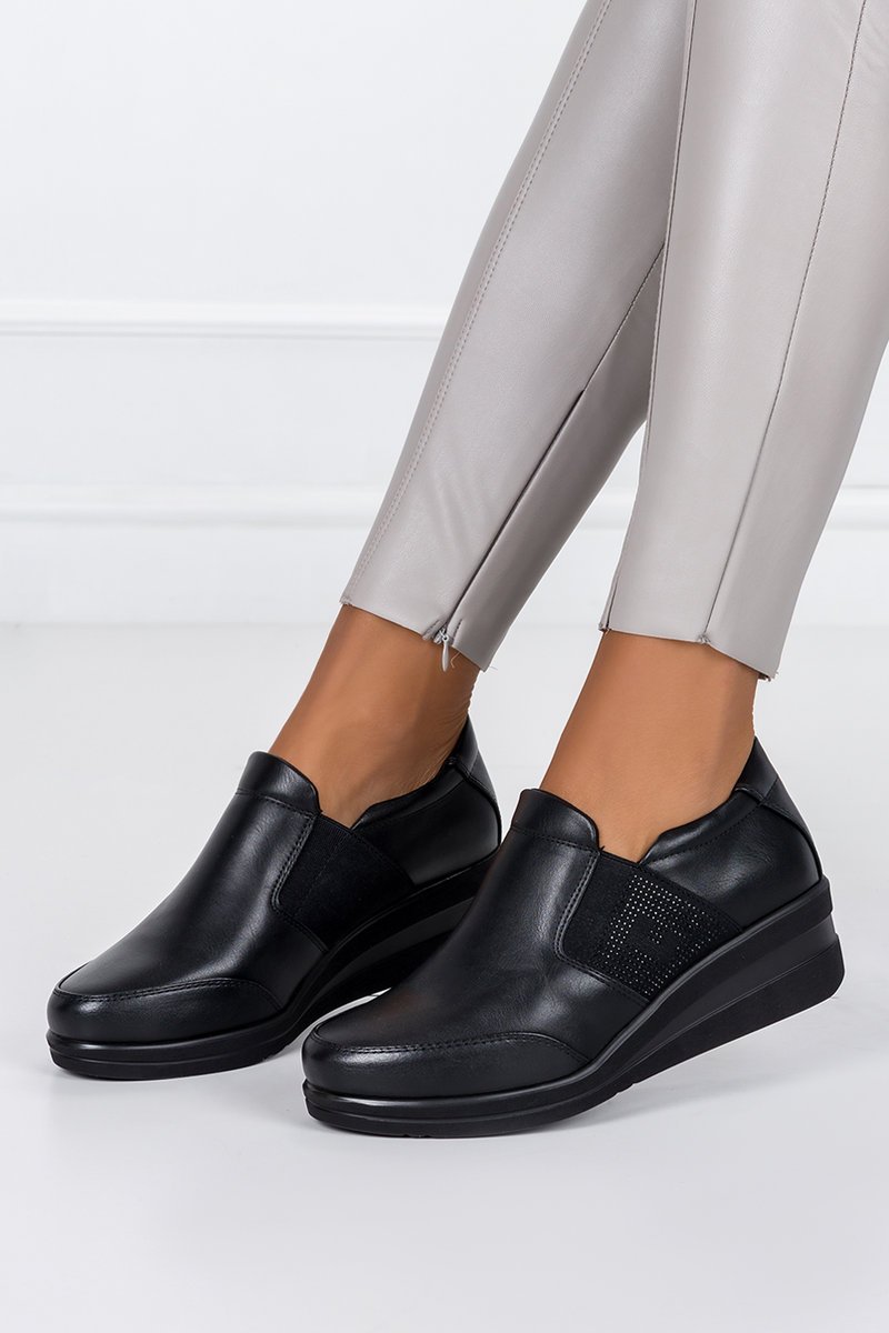 Półbuty Sergio Leone damskie wsuwane skórzana wkładka czarne PB225-39