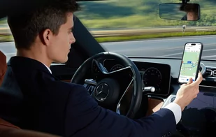 Etui Torras UPRO Ostand Matte do iPhone 15 Pro (czarne) - Etui i futerały do telefonów - miniaturka - grafika 3