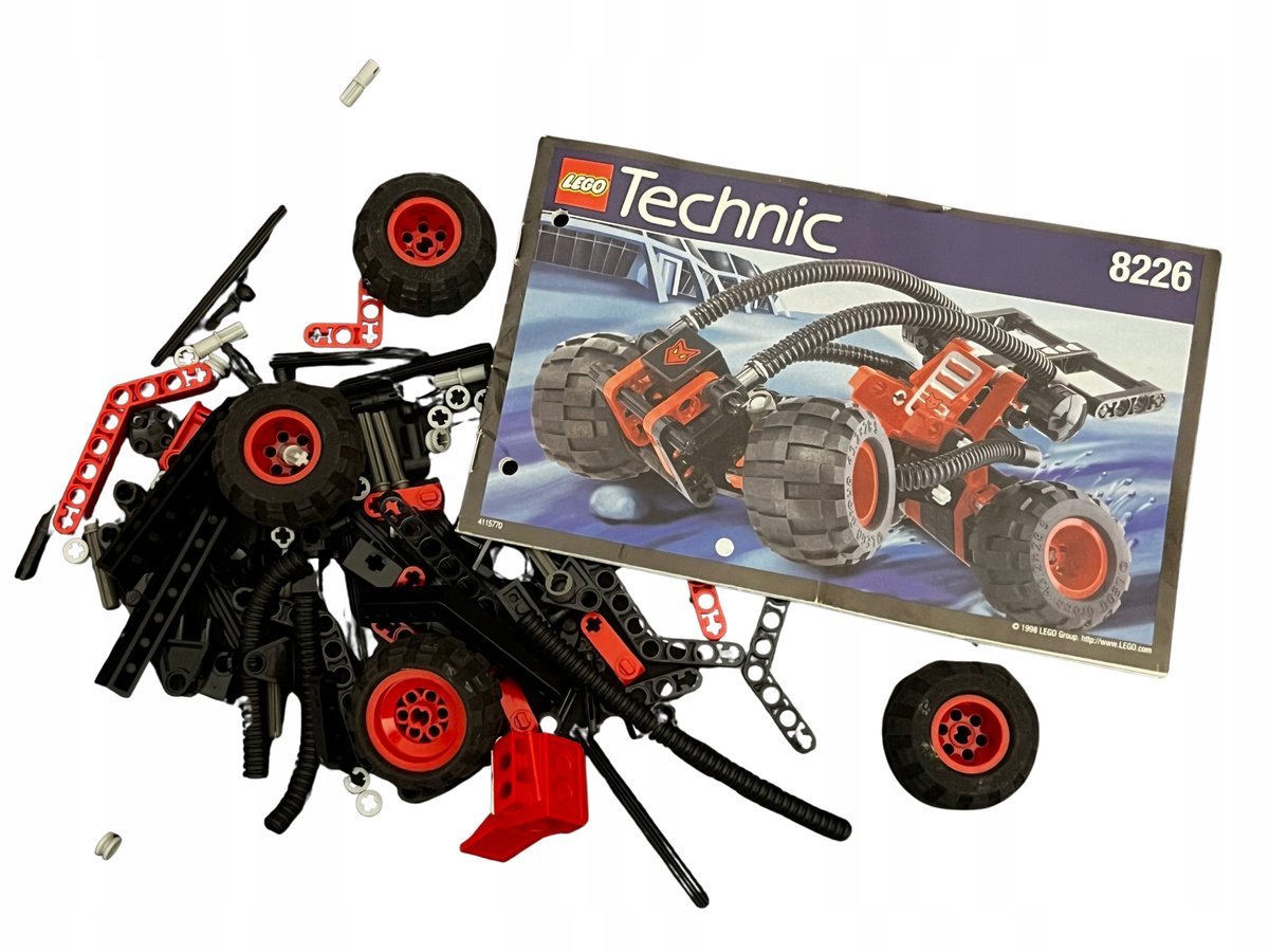 8226 LEGO Samochód terenowy