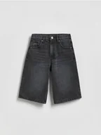 Spodnie i spodenki dla chłopców - Reserved - Jeansowe szorty - czarny - miniaturka - grafika 1