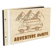 Albumy fotograficzne - Album Na Zdjęcia Z Doklejanym Napisem W Drewnianej Oprawie Z Czarnymi Kartami Z Grawerem Adventure Awaits Wyprawa W Nieznane - miniaturka - grafika 1
