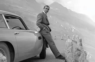 Plakaty - James Bond Connery Aston Martin - plakat 91,5x61 cm - miniaturka - grafika 1