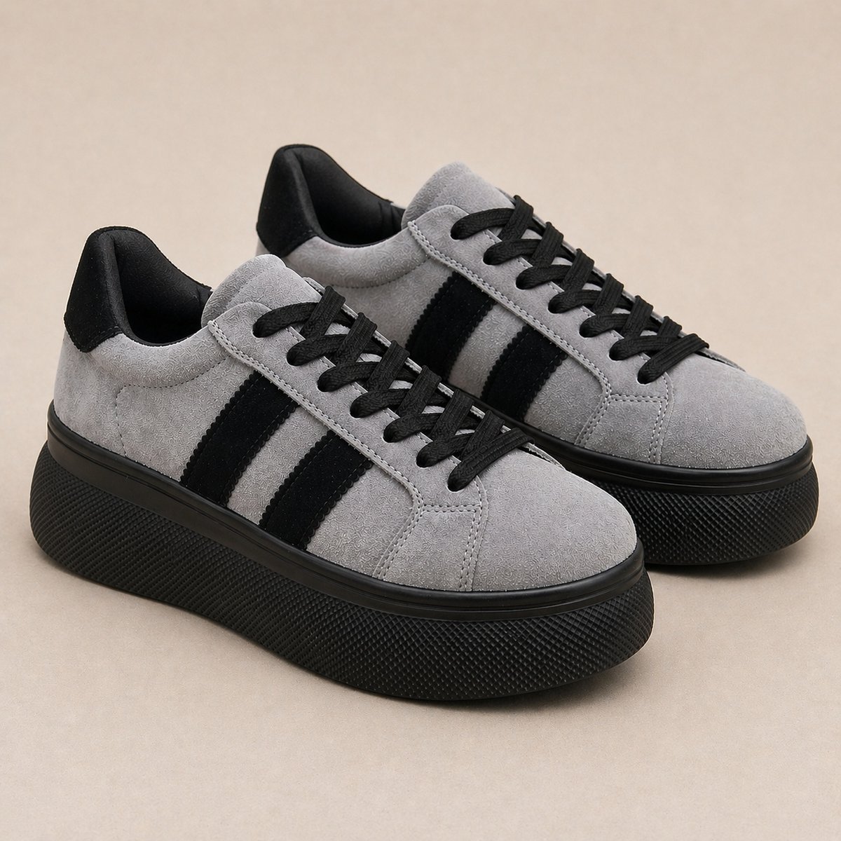 Szare sneakersy damskie na platformie - stylowe buty casual 36