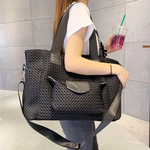 TEMU Elegancka Torba w Stylu dla Kobiet - Przestronna i Stylowa z Odpinanym Paskiem na Ramię, Zapięciem na Zamek i Podszewką z Poliestru - Czarna - Inne - miniaturka - grafika 1