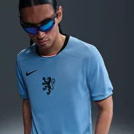 Swetry męskie - Męska koszulka piłkarska Nike Dri-FIT Holandia Stadium2025 (drużyna kobiet) (wersja wyjazdowa) replika - Niebieski - miniaturka - grafika 1