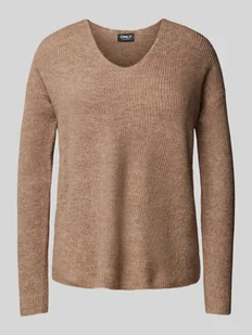 Sweter z dekoltem w serek model ‘CAMILLA’ - Swetry damskie - miniaturka - grafika 1