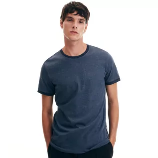 Koszulki męskie - Reserved T-shirt z kontrastową lamówką - Granatowy - grafika 1