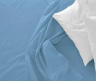 Prześcieradła - Prześcieradło satynowe 220x200 niebieskie jasne jednobarwne bez gumki - miniaturka - grafika 1