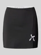 Spódnice - Spódnica mini z wiązanym detalem model ‘ZITA’ - miniaturka - grafika 1