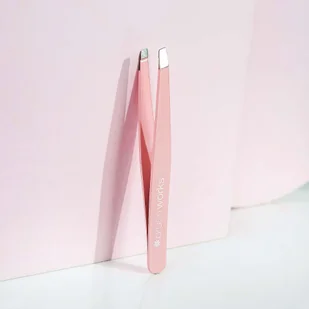 Brush Works Brush Works Precision Slanted Tweezer Precyzyjna Pęseta Kosmetyczna Skośna - Sztuczne rzęsy i akcesoria - miniaturka - grafika 3