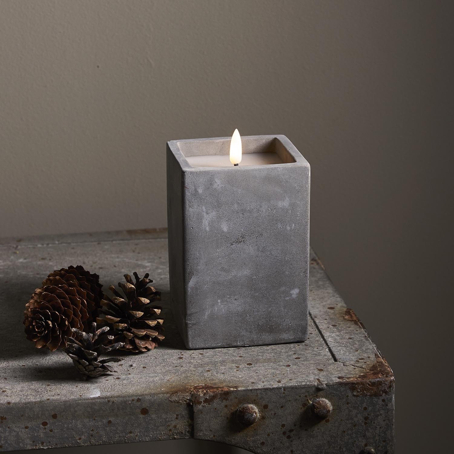 Świeca Led woskowa FLAMME CEM cementowa obudowa 14,5cm