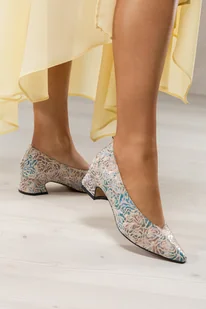 Kolorowe czółenka skórzane damskie w pastelowe kwiaty na ozdobnym klocku wycięcie w cholewce PRODUKT POLSKI Casu 2764-858 - Czółenka - miniaturka - grafika 1