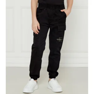Calvin Klein Jeans Spodnie cargo Essential Regular Fit - Spodnie i spodenki dla chłopców - miniaturka - grafika 1