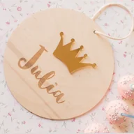 Wyposażenie pokoiku dziecięcego - Drewniana dekoracja tabliczka grawerowana z koroną - miniaturka - grafika 1