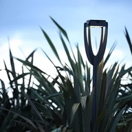 Lampy ogrodowe - LES JARDINS Lampa solarna LED Tulip z grotem ziemnym - miniaturka - grafika 1
