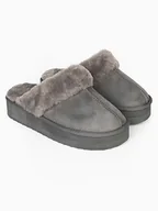 Kapcie damskie - Blackfield Kapcie "Emilija" w kolorze jasnoszarym - miniaturka - grafika 1