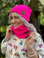 Apaszki i szaliki damskie - Zimowy BUFF logo ekoskórka Neonowy różowy - miniaturka - grafika 1