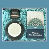 Yerba Mate - Cup&You Cup and You Zestaw prezentowy dla dziadka ELEGANCKI Box dla Dziadka. Zestaw 10 kaw mielonych 10x10g o różnych smakach, gustowna szara filiżanka ze spodkiem i pyszne migdały w czekoladzie mlecznej - miniaturka - grafika 1