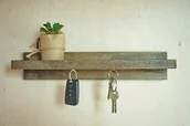 Wieszaki i stojaki - Wieszak na klucze z półką Semplice - miniaturka - grafika 1