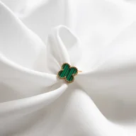 Pierścionki - Pierścionek złoty zielony koniczynka stal nierdzewna - miniaturka - grafika 1