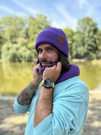 Czapki męskie - Męska bawełniana czapka beanie logo ekoskórka Fiolet - miniaturka - grafika 1