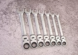 KLUCZ PŁASKO-OCZKOWY PRZEGUBOWY, Z GRZECHOTKĄ JEDNOKIERUNKOWĄ 72 ZĘBY, 8mm King Tony - Klucze i nasadki - miniaturka - grafika 3