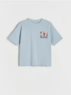 Koszulki dla chłopców - Reserved - Bawełniany t-shirt z nadrukiem - jasnoniebieski - miniaturka - grafika 1