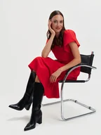 Sukienki - Czerwona midi sukienka z wiązaniem w talii - miniaturka - grafika 1