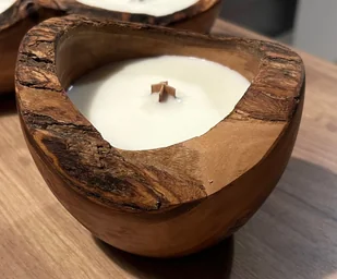 Naturalna świeca sojowa w drewnie oliwnym DORO-12 - Świece - miniaturka - grafika 1