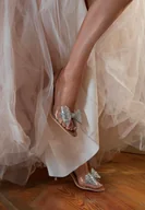 Sandały damskie - Brązowe Sandały Vices na Szpilce Ozdobione Cyrkoniową Kokardą Fenessa - miniaturka - grafika 1