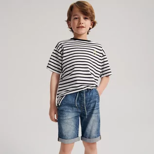 Spodnie i spodenki dla chłopców - Reserved Jeansowe szorty z efektem sprania - Granatowy - grafika 1