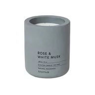 Świece - Blomus Świeca zapachowa Fraga 11 cm Rose & White Musk 65897 - miniaturka - grafika 1