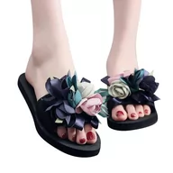 Kapcie damskie - Kapcie domowe z trójwymiarowymi kwiatami - miniaturka - grafika 1