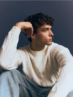 Swetry męskie - Reserved - Sweter z wakoczowym splotem - złamana biel - miniaturka - grafika 1