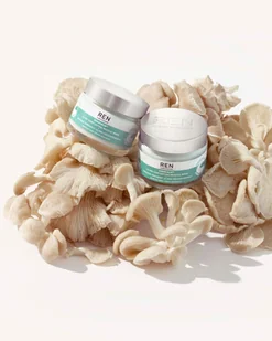 Ren CLEAN SKINCARE EVERCALM ULTRA COMFORTING RESCUE MASK - Maska łagodząca - Maseczki do twarzy - miniaturka - grafika 4