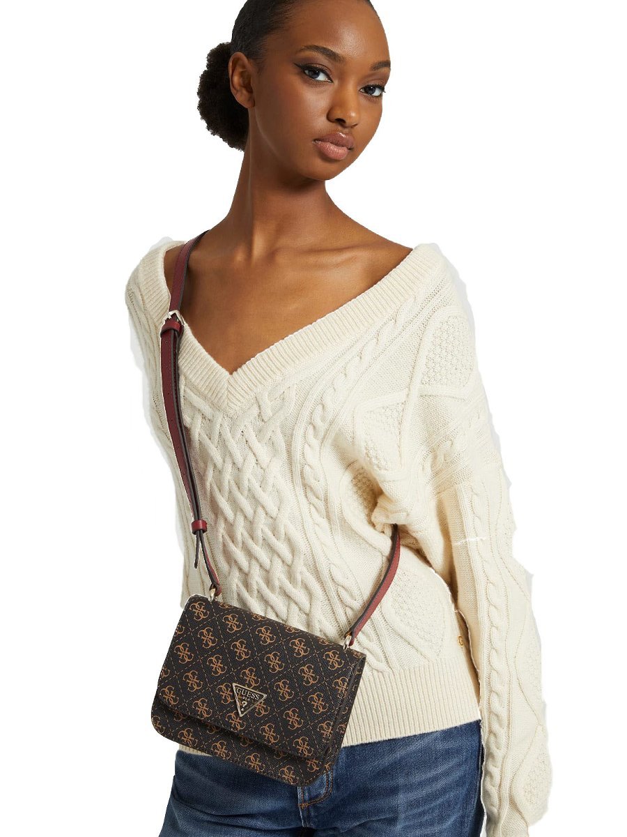 GUESS TOREBKA DAMSKA NOELLE MINI CROSSBODY FLAP DARK BROWN QL787978 BRO