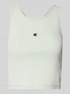 Koszulki i topy damskie - Top krótki o kroju fitted fit z wyhaftowanym logo - miniaturka - grafika 1