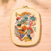 Prace ręczne dla dzieci - Djeco AGA - Kreatywna pracownia Haft koralikowy - miniaturka - grafika 1