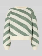Swetry damskie - Sweter z dzianiny o kroju regular fit z szerokim wzorem w paski i obniżonymi ramionami model ‘LARA’ - miniaturka - grafika 1