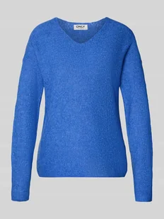 Sweter z dzianiny o kroju regular fit z dekoltem w serek model ‘CAMILLA’ - Swetry damskie - miniaturka - grafika 1