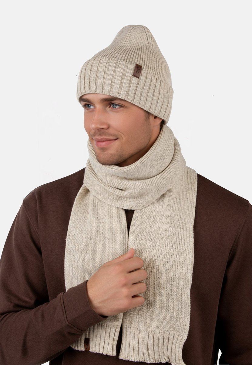 KOMPLET MESKI CZAPKA SZALIK ZIMOWY CIEPŁY MODNY Polskiej produkcji 23001 -004
