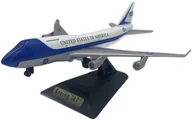 Zabawki zdalnie sterowane - Samolot Boeing 747-200B Air Force One model podstawka METAL Motormax - miniaturka - grafika 1