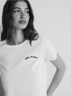 Reserved - T-shirt z haftem - biały - Koszulki i topy damskie - miniaturka - grafika 1
