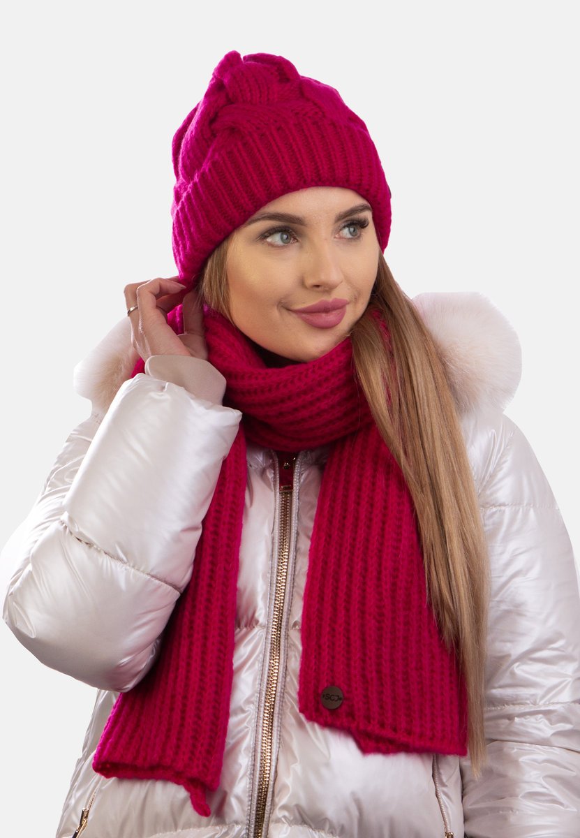 KOMPLET DAMSKI CZAPKA SZALIK ZIMOWY CIEPŁY Polskiej produkcji 23501 KOMPLET DAMSKI CZAPKA SZALIK ZIMOWY CIEPŁY Polskiej produkcji 23501