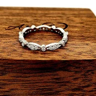 Pierścionki - Ultra wąska obrączka ślubna z brylantami białe złoto pr. 585 - miniaturka - grafika 1