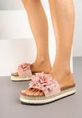 Klapki i japonki damskie - Różowe Klapki na Plecionej Podeszwie Zdobione Kwiatową Aplikacją Kinisea - miniaturka - grafika 1