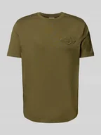Koszulki męskie - T-shirt o kroju regular fit z wyhaftowanym logo i okrągłym dekoltem - miniaturka - grafika 1