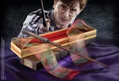 Figurki kolekcjonerskie - Noble Collection, Różdżka Harry Potter, 1:1 w pudełku Olivander - miniaturka - grafika 1