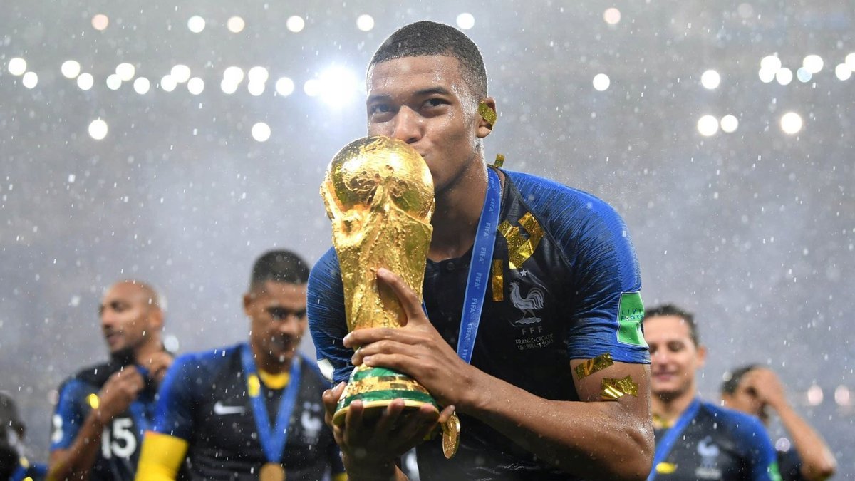 PODKŁADKA POD MYSZ Z Nadrukiem 22x18 cm Kylian Mbappe Tekst Prezent