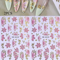 Ozdoby do paznokci - TEMU 2 szt. Czerwone kwiatowe naklejki na paznokcie z złotymi akcentami – 3D samoprzylepne kwiatowe naklejki do eleganckiej manicure, i letnie wzory, - miniaturka - grafika 1
